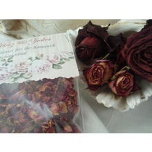 romantisches-rosenblueten-bad